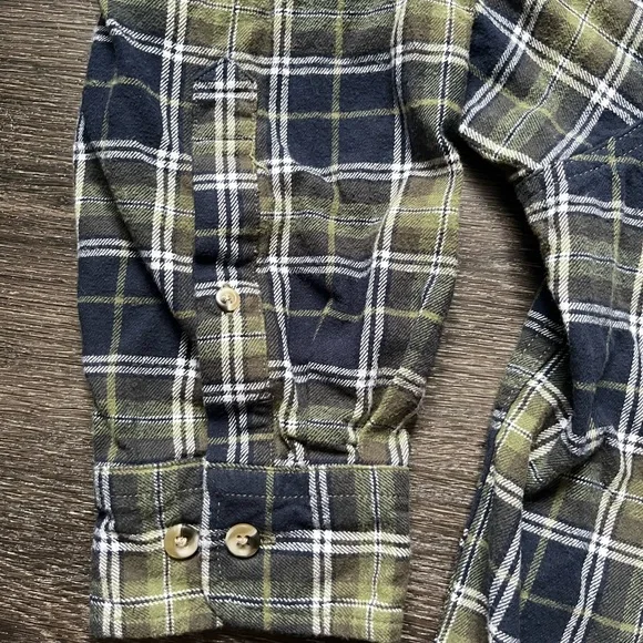 Abercrombie & Fitch Green and Blue Casual Button Down Shirt - Picture 5 of 6